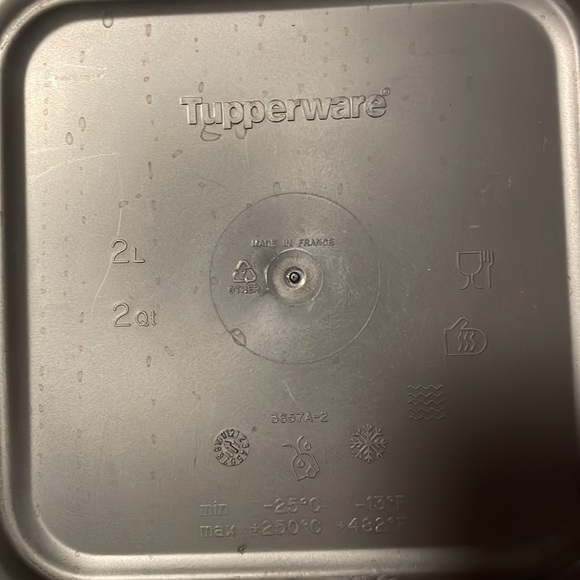 Tupperware Ultra Pro Square Baking dish and Thirty-One carrier - Picture 4 of 10